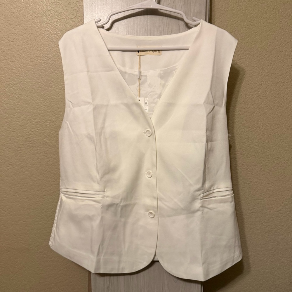 Amazon Classic White Button-Down Blouse